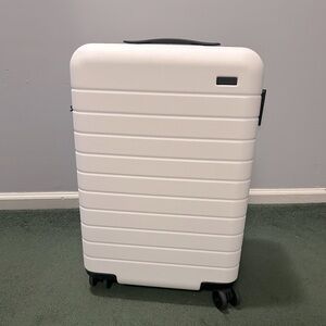 Away The Bigger Carry On Roller